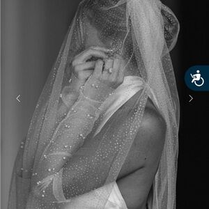 Grace loves lace veil